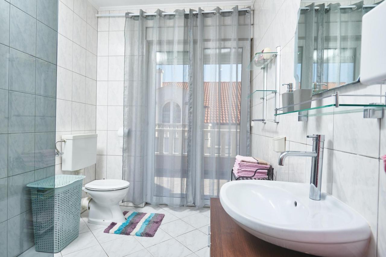 Apartments Lovric With Sea View Kastela Ngoại thất bức ảnh